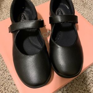 Like new girls school mary janes size 5